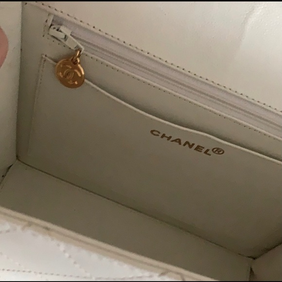 Chanel - Picture 8 of 11